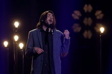 Salvador Sobral canta 