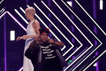 Homem invadiu o palco durante atuação do Reino Unido na Eurovisão em Lisboa