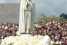 300 mil pessoas assistem a missa no Santuário de Fátima