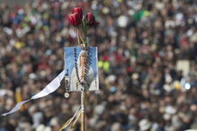 300 mil pessoas assistem a missa no Santuário de Fátima