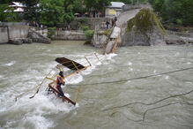 Queda de ponte no Paquistão