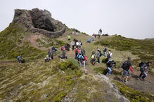 Equipa do Santa Clara no topo da ilha do Pico