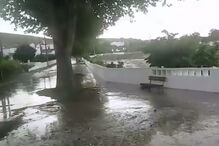 Carro arrastado para ribeira após chuvada intensa em Beja