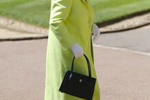 Rainha Isabel II chega à capela