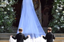 As flores bordadas no véu de Meghan simbolizam os 53 países da organização Commonwealth