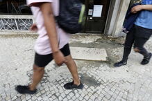 Moradores da rua da Penha de França tentam junto da câmara que a rutura seja resolvida