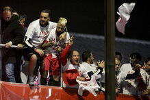 Vila das Aves não dormiu para receber os heróis do Jamor esta madrugada