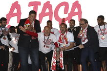 Vila das Aves não dormiu para receber os heróis do Jamor esta madrugada