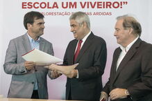 Luís Filipe Vieira apresenta projeto de criação de viveiros em escolas