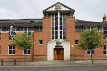 Robert Gwynn admitiu no tribunal de Newport que abusou sexualmente dos seus dois cães