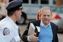 Harvey Weinstein entrega-se às autoridades em Nova Iorque