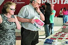 Panfletos à entrada do Congresso do PS