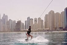 Pizzi a praticar Kitesurf nas férias no Dubai