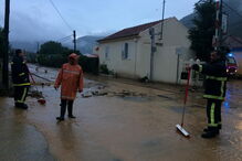 Chuva e granizo provocam inundações e estragos em Pinhão	