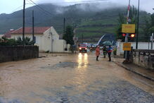 Chuva e granizo provocam inundações e estragos em Pinhão	