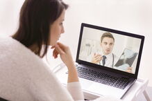 Atendimento médico feito à distância