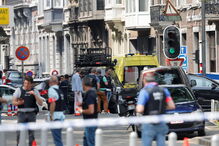 Polícia belga no local do tiroteio em Liège