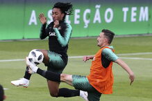 Rui Patrício, Bruno Fernandes e Gelson no treino da seleção portuguesa