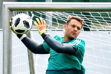 Manuel Neuer num treino da seleção alemã