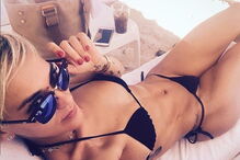 Piloto portuguesa Carina Lima prima pela sensualidade e o gosto pelos carros potentes