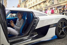 Piloto portuguesa Carina Lima prima pela sensualidade e o gosto pelos carros potentes