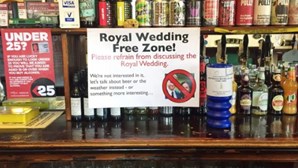Bar no Reino Unido multa clientes que falem do casamento real 