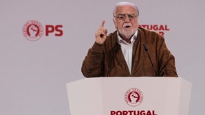 Manuel Alegre diz que PS "nunca teme" eleições e critica esquerda que abre caminho à direita