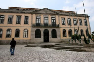 Justiça em Gondomar acusa dois agentes desportivos pela entrada ilegal de atletas em Portugal