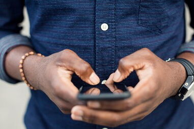 Abre SMS e perde 4 mil euros das contas bancárias. Homem queixa-se na PJ