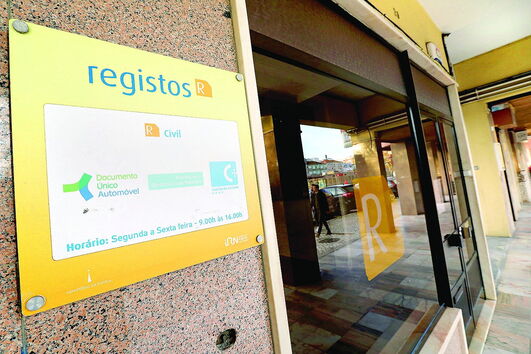 Edifício do Registo Civil não tem obras há vários anos 