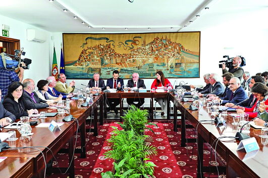 sindicatos, governo, contratos