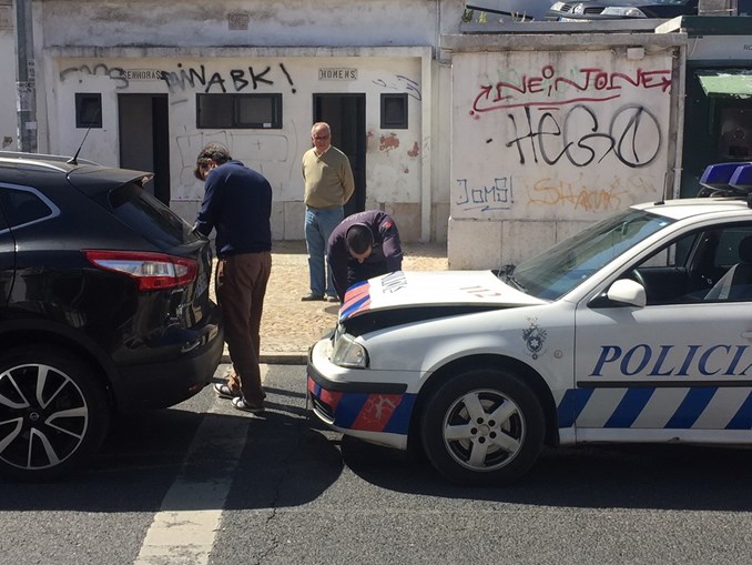 PSP vai reparar carros avariados - Portugal - Correio da Manhã