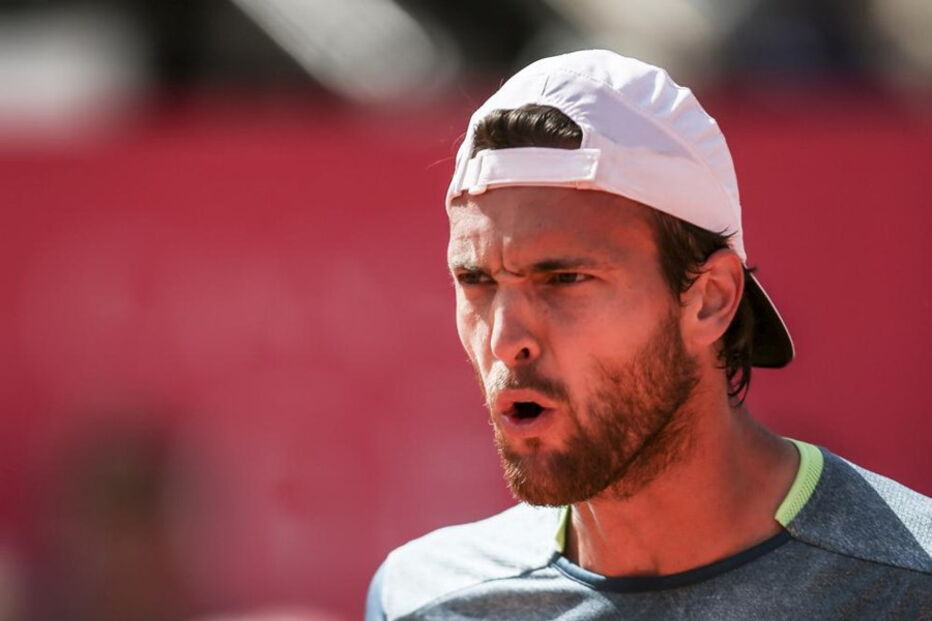 João Sousa em ação no Estoril Open
