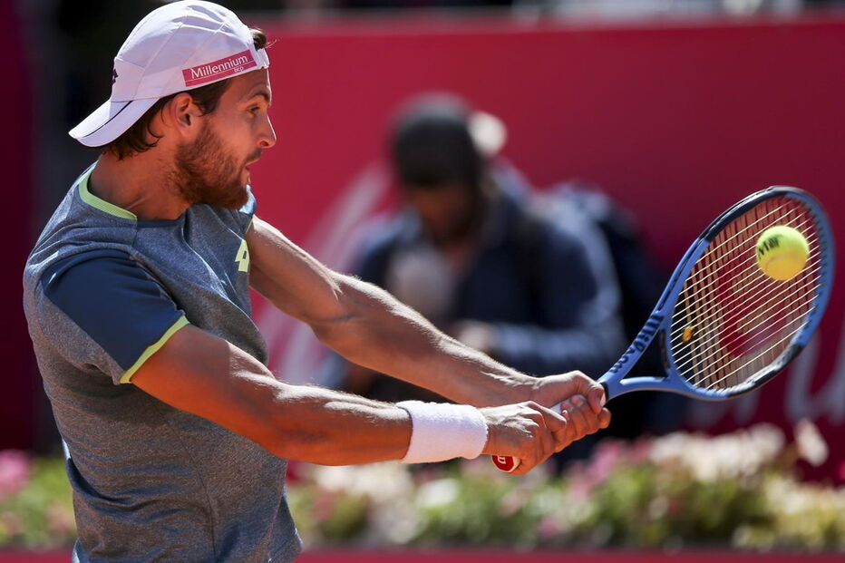 João Sousa em ação no Estoril Open