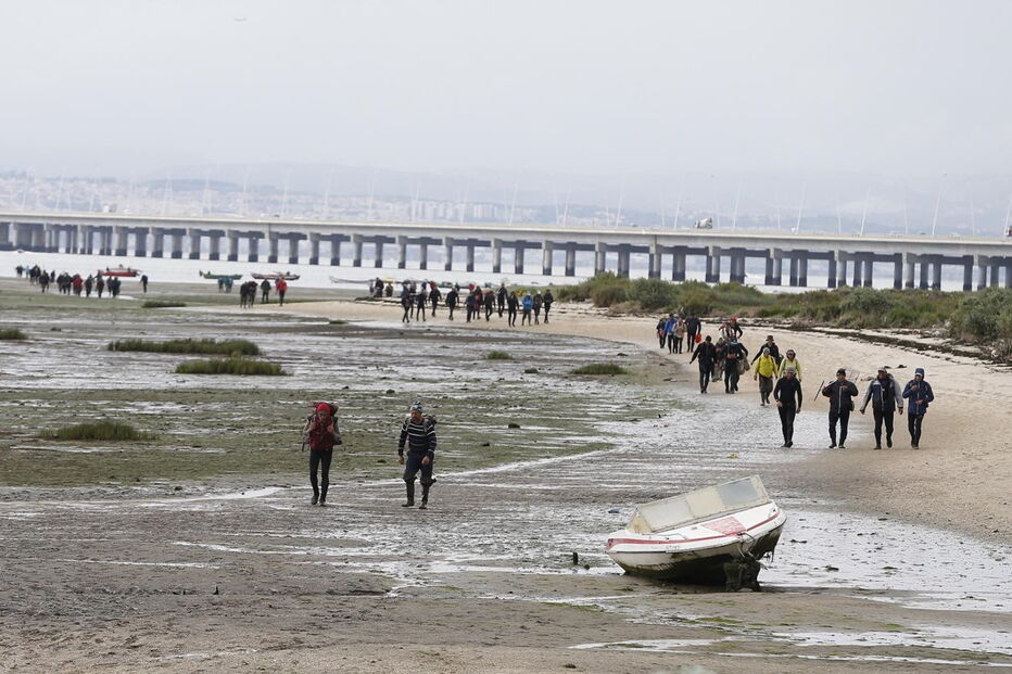 Reportagem do CM testemunhou o regresso a terra de centenas de mariscadores