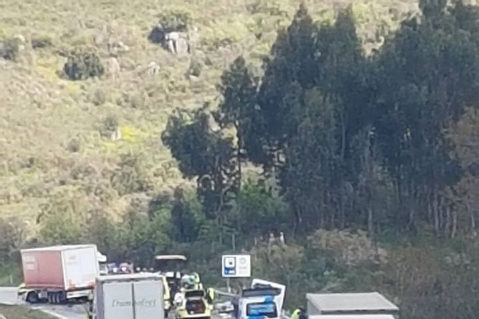 Acidente na A25