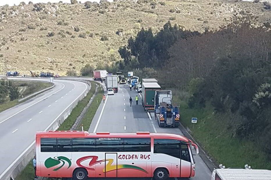 Acidente na A25