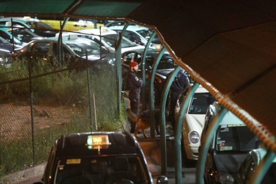 Operação policial no aeroporto de Lisboa para controlar motoristas de táxi 