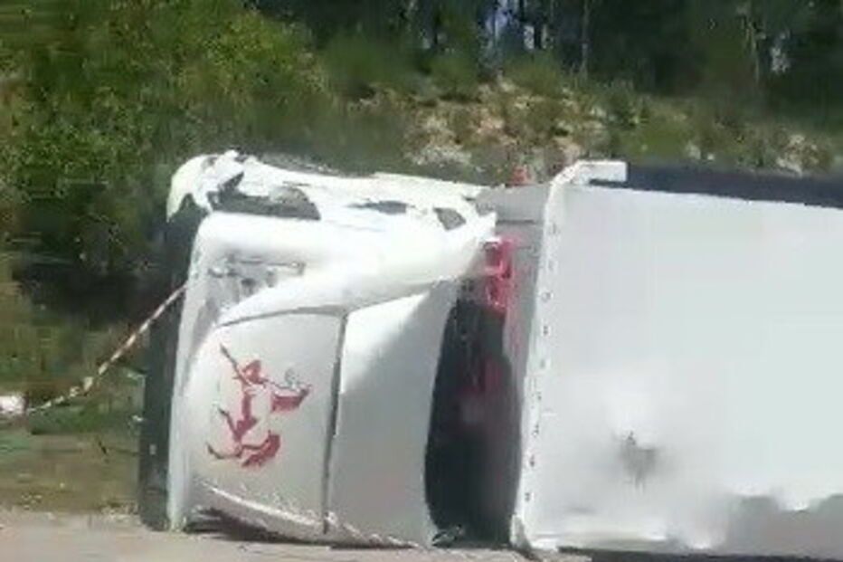 Camião tombado na A1