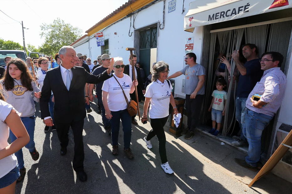 Marcelo juntou-se a peregrinos a caminho de Santiago de Compostela