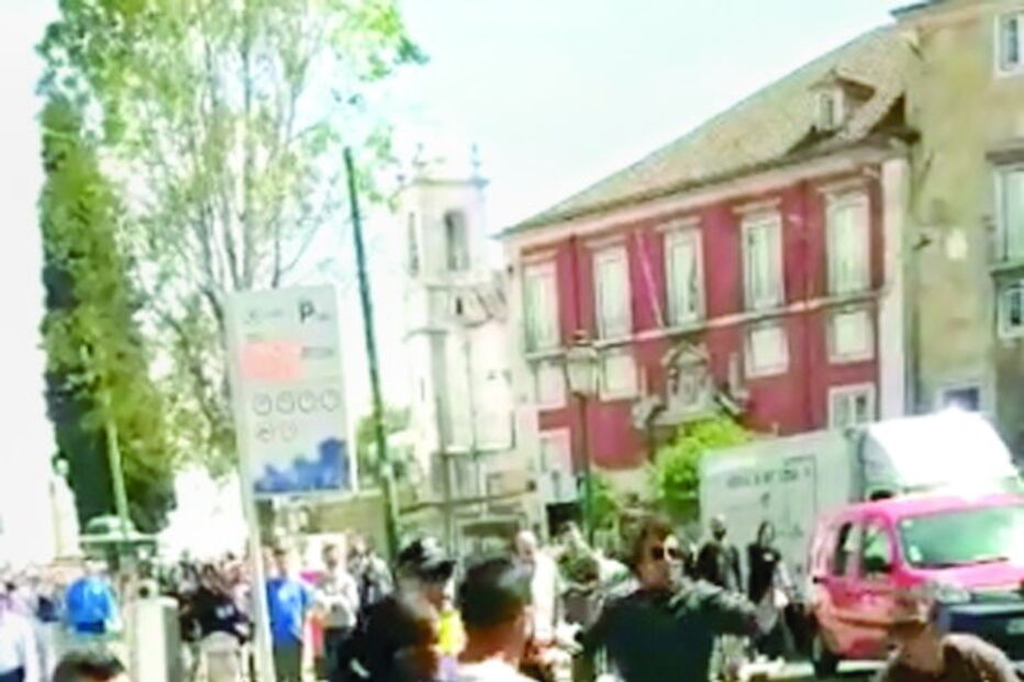 Ladrões romenos tentam agredir motorista de tuk-tuk