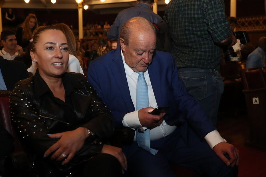 Pinto da Costa com Cláudia Campo no Teatro Sá da Bandeira, no Porto