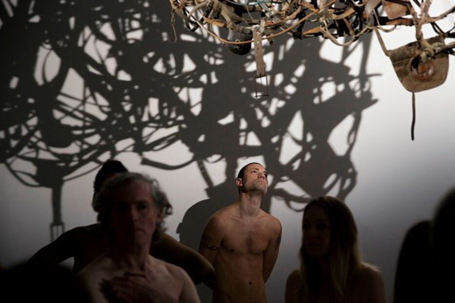 Palais de Tokyo realizou evento para nudistas