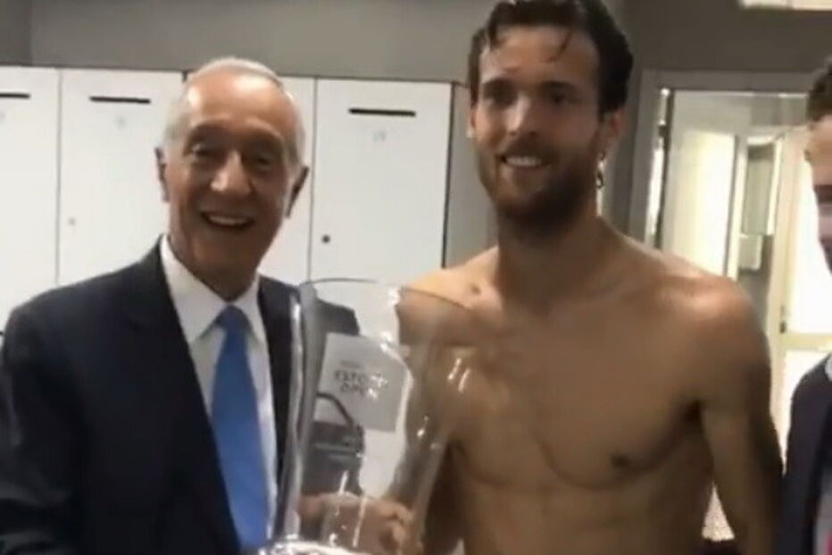 Marcelo felicita João Sousa no balneário