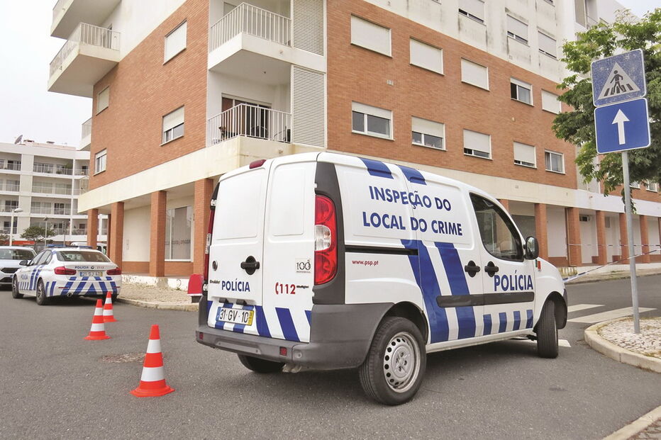 Bebé morreu após queda de segunda andar de prédio