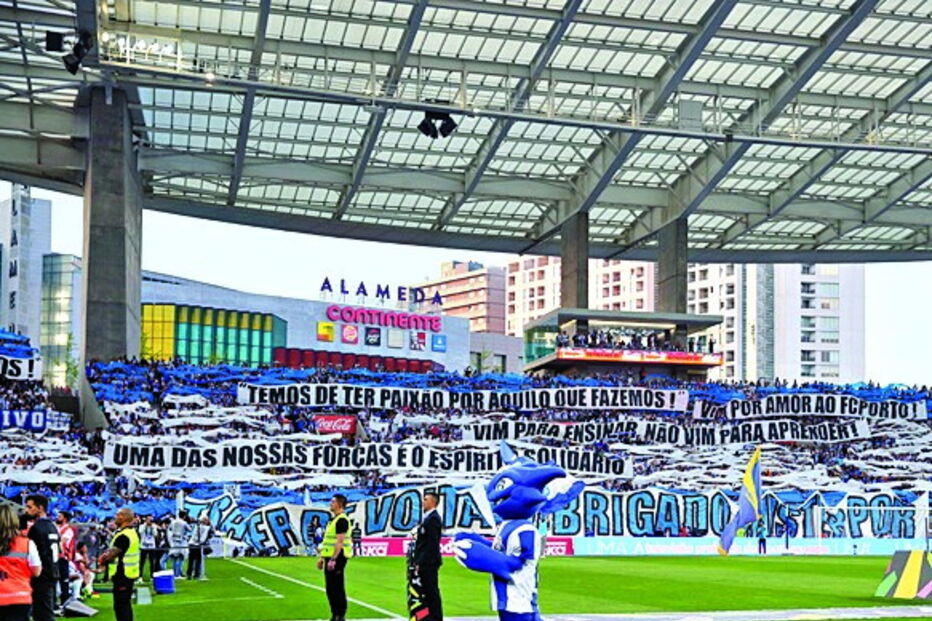 Homenagem a Sérgio Conceição no Dragão
