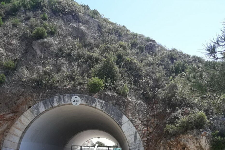 Homem fica ferido ao cair de muro em Setúbal