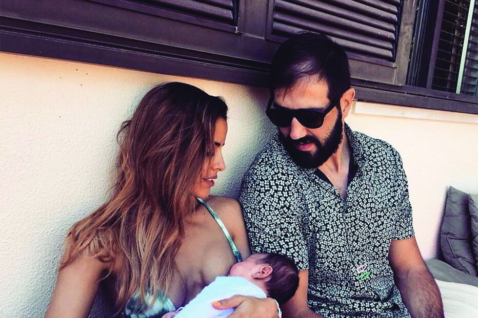 Carolina Patrocínio a amamentar