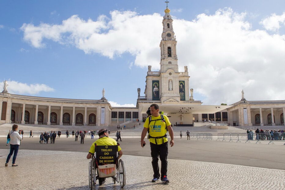 Edgar Silva, de 55 anos, cumpre a última de três etapas da peregrinação 