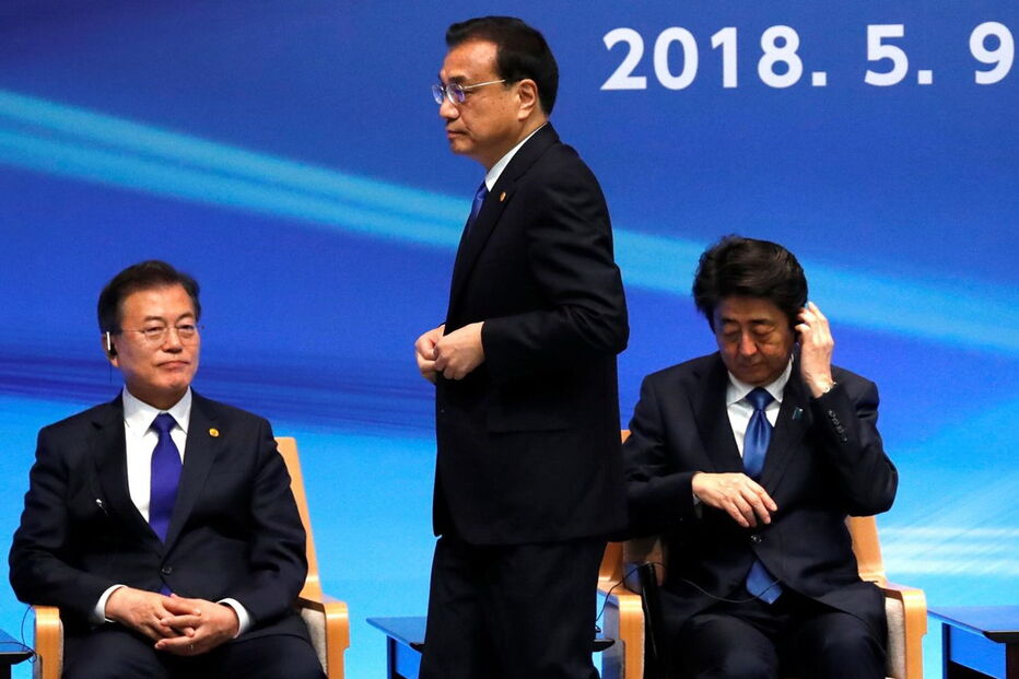 Li Keqiang, Shinzo Abe e Moon Jae-in, líderes da China, Coreia do Sul e Japão, reuniram-se em Tóquio